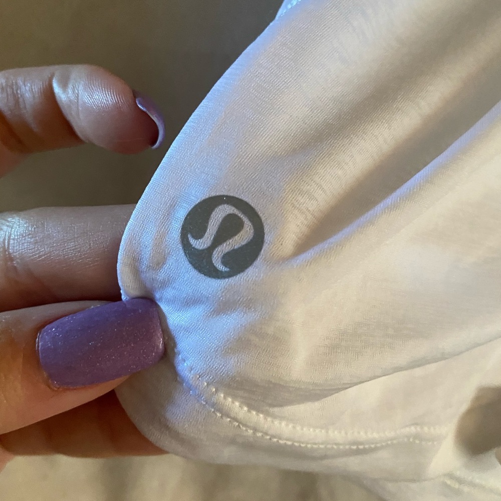 White lululemon tank top